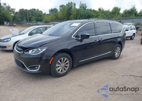 2017 Chrysler Pacifica Touring-L z USA, uszkodzony, nr VIN 2C4RC1BG1HR525620